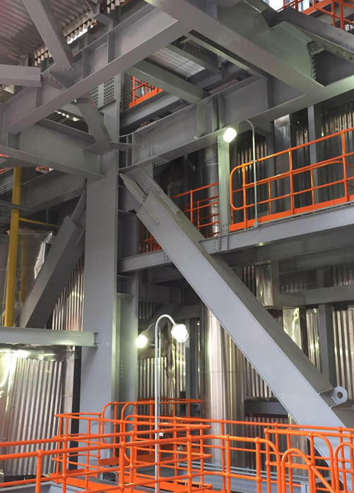010.委內瑞拉中央電廠1×600MW機組鋼架油漆施工1.jpg